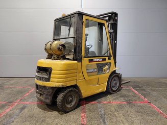 Four wheel front forklift Caterpillar GP25 - 2