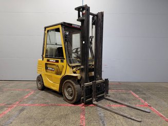 Four wheel front forklift Caterpillar GP25