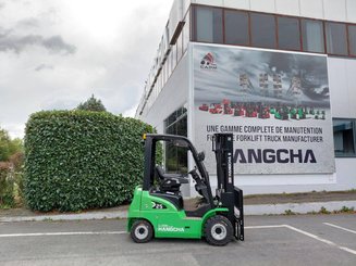 Four wheel front forklift Hangcha XC25i - 5