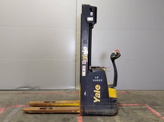 Pallet stacker Yale MS12AC
