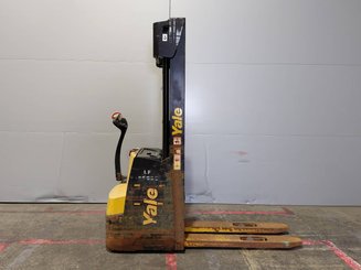 Pallet stacker Yale MS12AC - 5