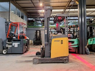 Reach truck Crown ESR5260-1.4 - 3