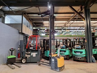 Pedestrian pallet stacker Mitsubishi SBP16N2I - 14