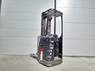 Stand-on pallet stacker Caterpillar NSR16NI
