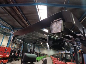 Multi-directional retractable mast reach truck Mitsubishi RBM25 N3