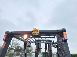 Four wheel front forklift Yale GLP40VX5