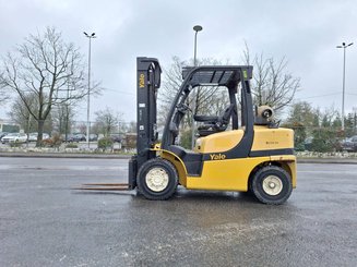 Four wheel front forklift Yale GLP40VX5