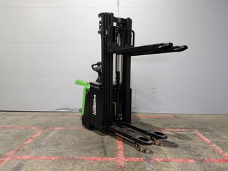 Stacker truck with folding platform Hangcha CDD16-XT1S-SiL