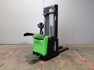 Stacker truck with folding platform Hangcha CDD16-XT1S-SiL