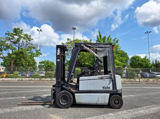 Four wheel front forklift Yale ERP30