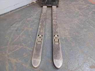 Pedestrian pallet truck Caterpillar NPP20N2