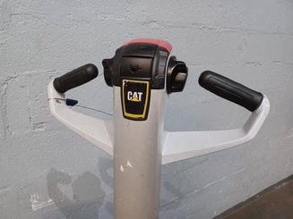 Pedestrian pallet truck Caterpillar NPP20N2