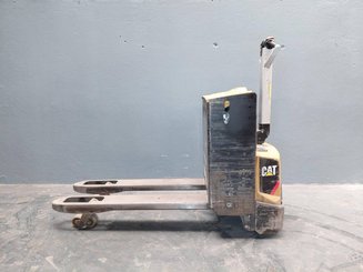 Pedestrian pallet truck Caterpillar NPP20N2