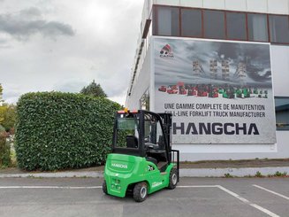 Four wheel front forklift Hangcha XC25i