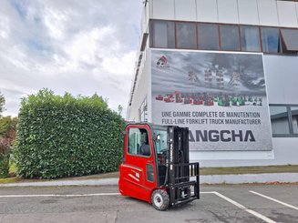 Three wheel front forklift Hangcha A3W18