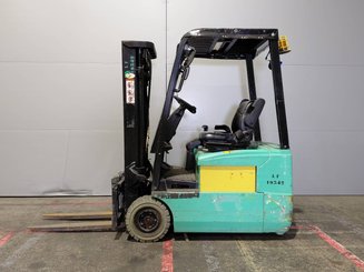 Three wheel front forklift Yale ERP16 ATF