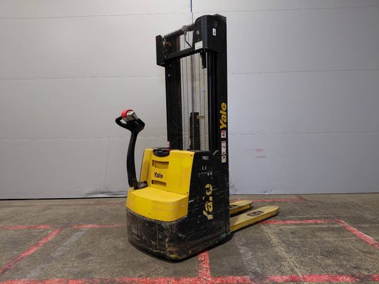 Pallet stacker Yale MS12AC - 1