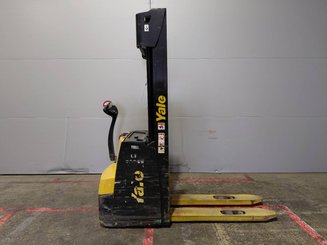 Pallet stacker Yale MS12AC - 4
