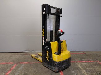 Pallet stacker Yale MS12AC