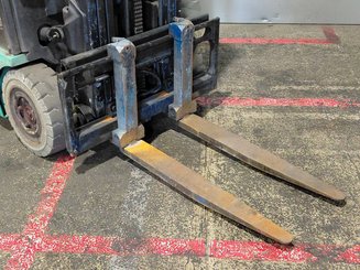 Three wheel front forklift Yale ERP16 ATF