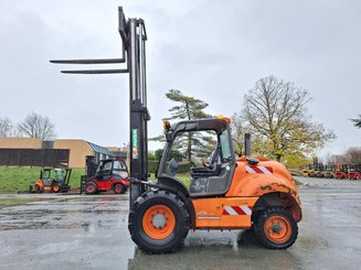 All-terrain forklift Ausa C400H