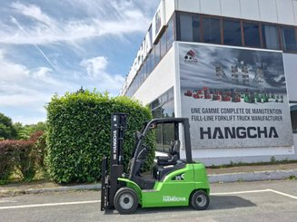 Four wheel front forklift Hangcha XC35i
