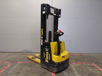 Pallet stacker Yale MS12AC - 1