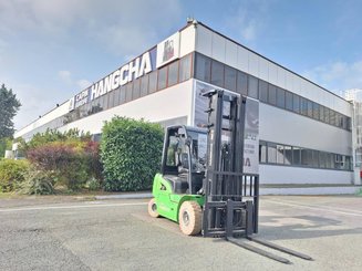 Four wheel front forklift Hangcha XC30i