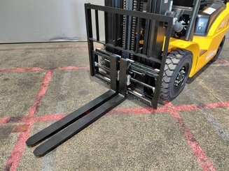 Four wheel front forklift Hangcha XE25i ( CPD25-XEY2HA-SI )