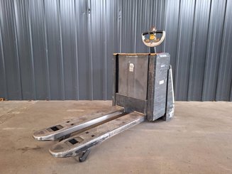 Pedestrian pallet truck Crown WP3080