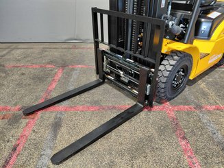 Four wheel front forklift Hangcha XE25i ( CPD25-XEY2HA-SI )