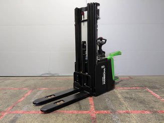 Stacker truck with folding platform Hangcha CDD16-XT1S-SiL