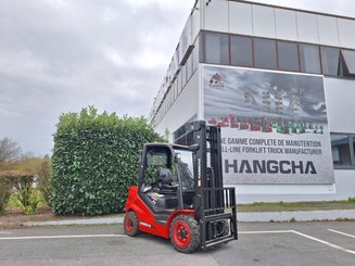 Four wheel front forklift Hangcha XF30D-2