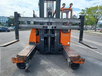 Multidirectional sideloader Hubtex DQ40G