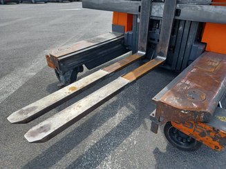 Multidirectional sideloader Hubtex DQ40G