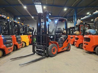 Four wheel front forklift Hangcha XF25G-2