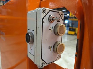 Vertical lift platform JLG TOUCAN DUO