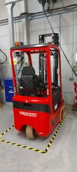 Three wheel front forklift Mariotti Mycros 13 rwd - 2