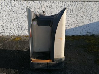 Stand-on pallet truck Crown RT4000