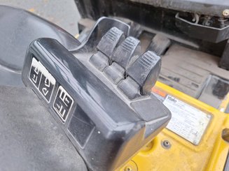 Three wheel front forklift Yale ERP16ATF - 10