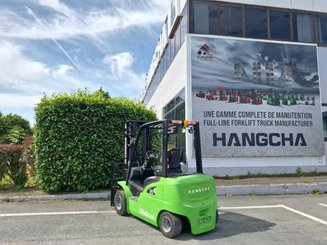 Four wheel front forklift Hangcha XC35i - 3