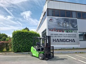 Four wheel front forklift Hangcha XC35i - 1