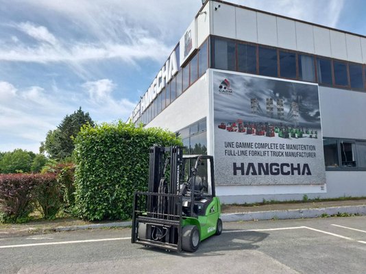 Four wheel front forklift Hangcha XC35i - 1