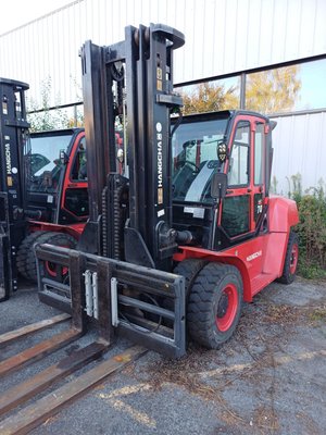 Four wheel front forklift Hangcha XF70D - 1