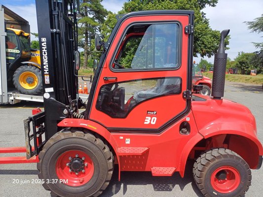 All-terrain forklift Hangcha TT30-2 - 1