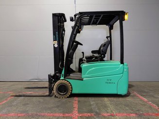 Three wheel front forklift Yale ERP20VTLWB - 4