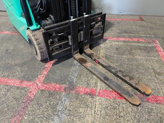 Three wheel front forklift Yale ERP20VTLWB - 7