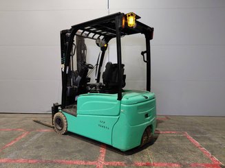 Three wheel front forklift Yale ERP20VTLWB - 2