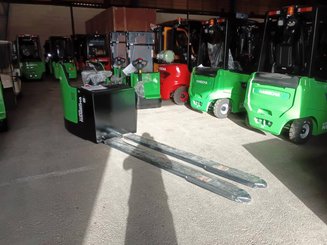 Stand-on pallet truck Hangcha CBD20-AC2S-iSU - 1
