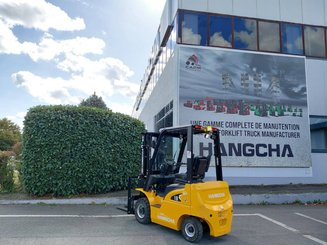 Four wheel front forklift Hangcha XE18i